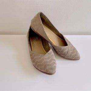 TOMS Jutti Flat Desert Taupe Suede Perforated 6.5